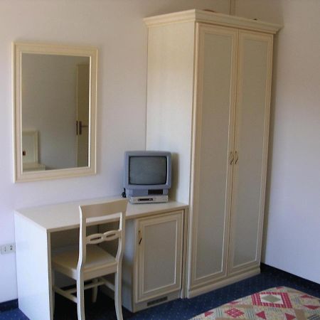 Hotel Rosalpina Рива-дель-Гарда Экстерьер фото