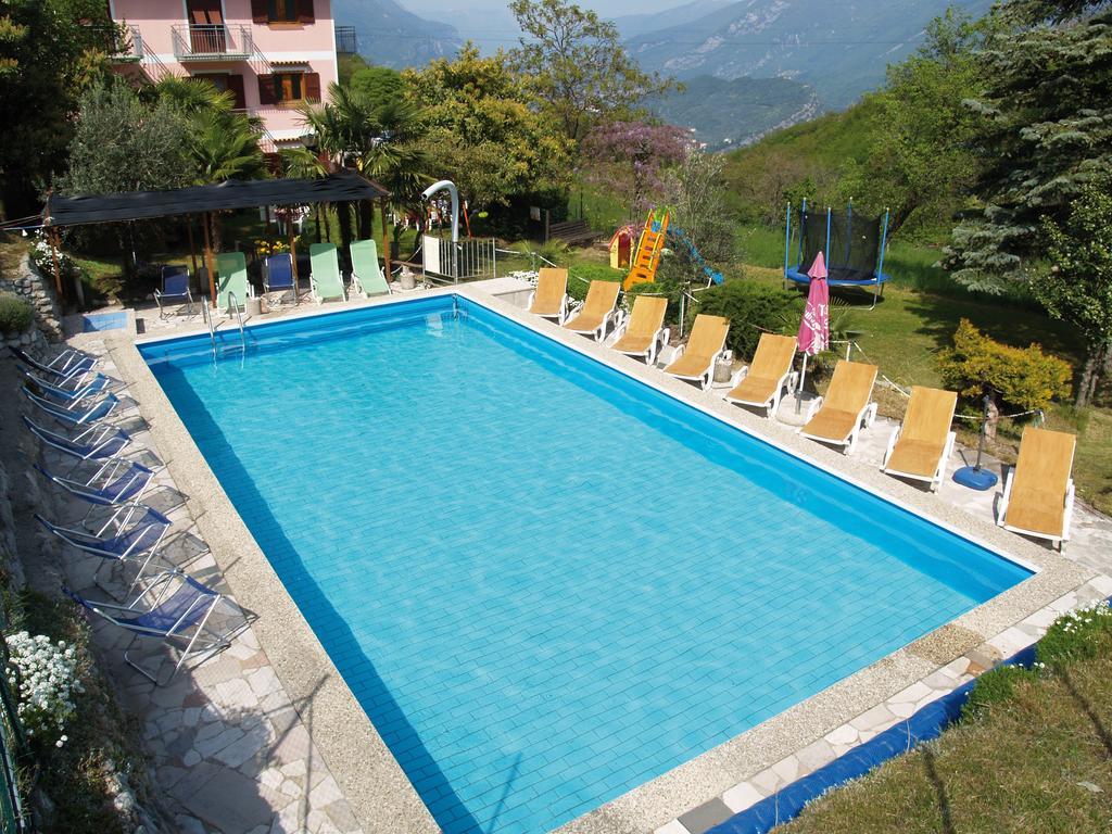 Hotel Rosalpina Рива-дель-Гарда Экстерьер фото