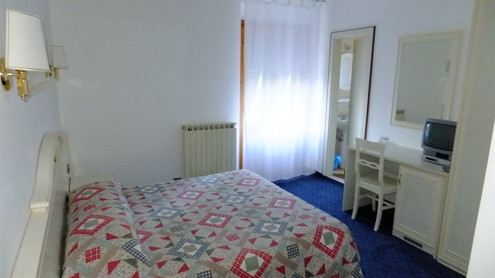 Hotel Rosalpina Рива-дель-Гарда Экстерьер фото